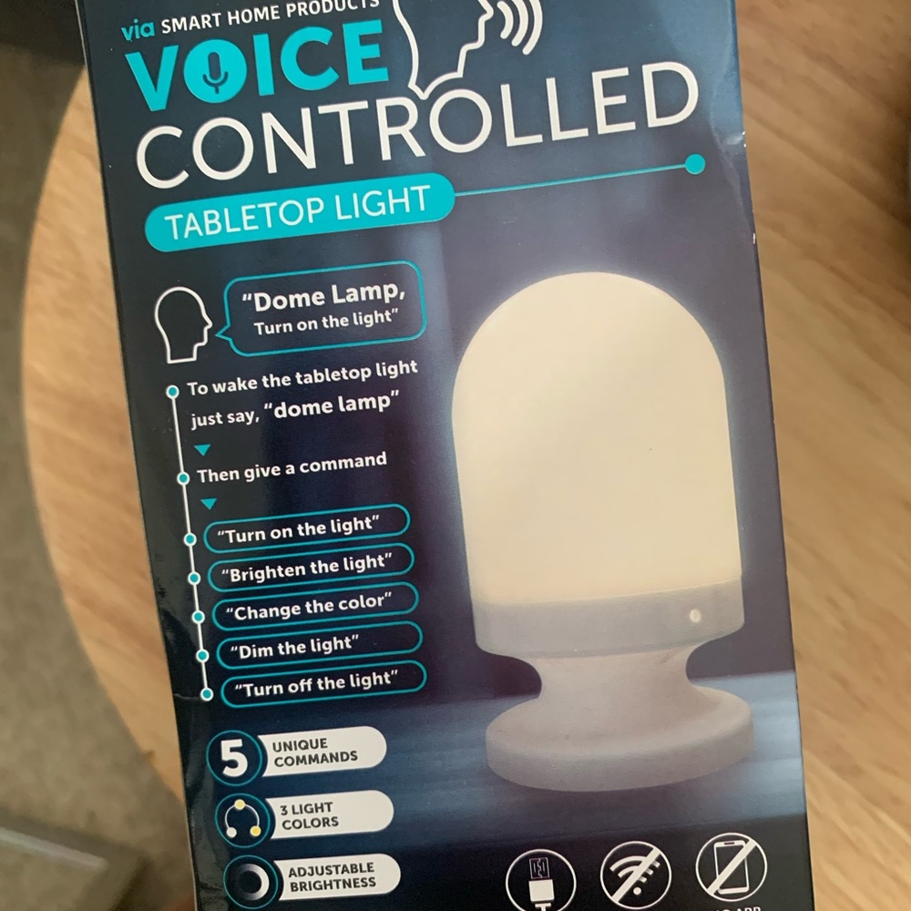 TABLE TOP LIGHT VOICE CONTROLLED